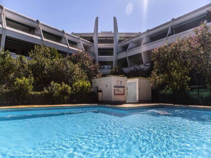 Gîte pour 2 personnes, avec jardin et piscine dans Golf de la Grande Motte
