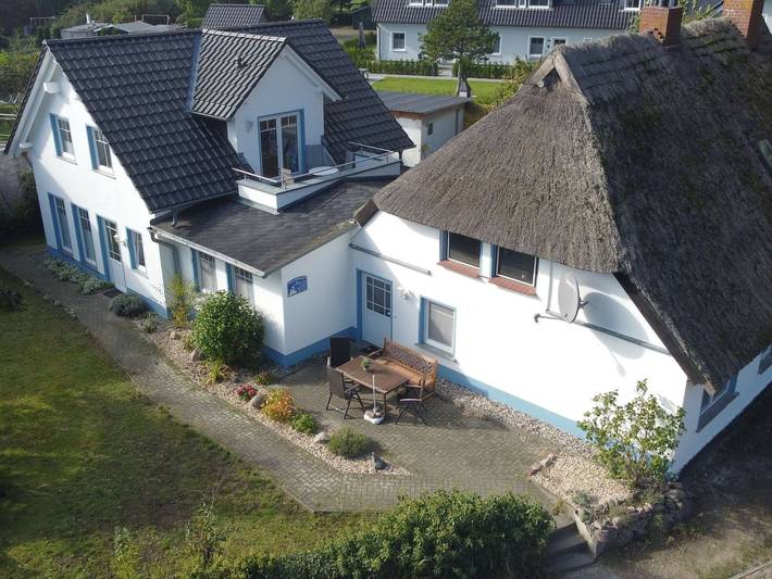 Ferienwohnung für 2 Personen, mit Balkon und Terrasse sowie Garten und Seeblick in Groß Zicker - 2