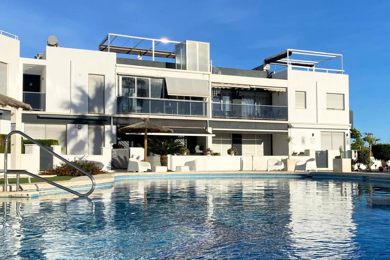 Apartamento entero, Apartamento de vacaciones para 4 personas con jardín in Lomas de Don Juan, Orihuela