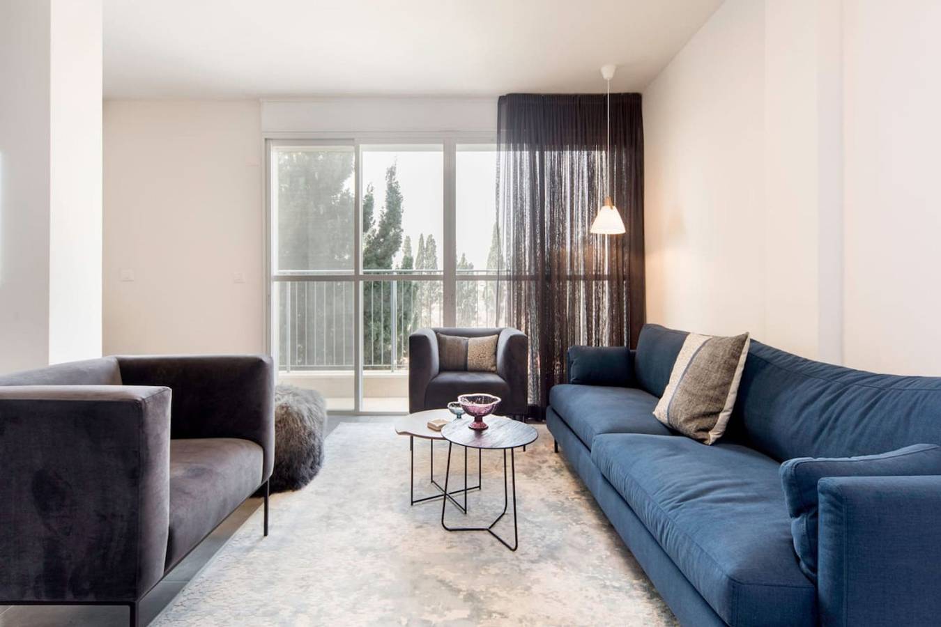 Appartement entier, Modern 2Br Apt w Private Parking in City Center in Ramat Ha-Sharon, District de Tel Aviv