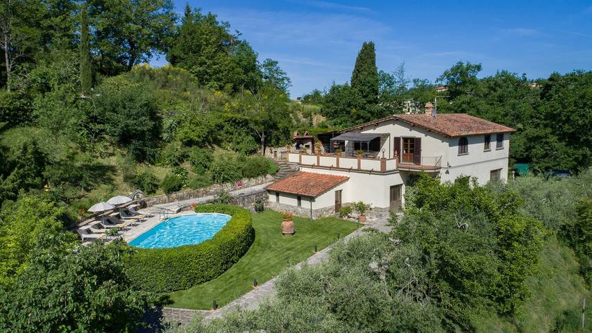 Villa für 6 Personen, mit Whirlpool und Terrasse sowie Garten in Radda in Chianti