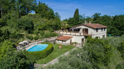 Cottage pour 6 personnes, avec jardin ainsi que jacuzzi et terrasse à Radda in Chianti