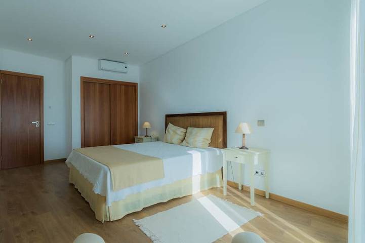 Location de vacances pour 6 personnes, avec jardin et piscine dans Estoi - 4