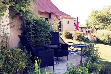 Gîte pour 5 personnes, avec jardin à Mouthier-en-Bresse