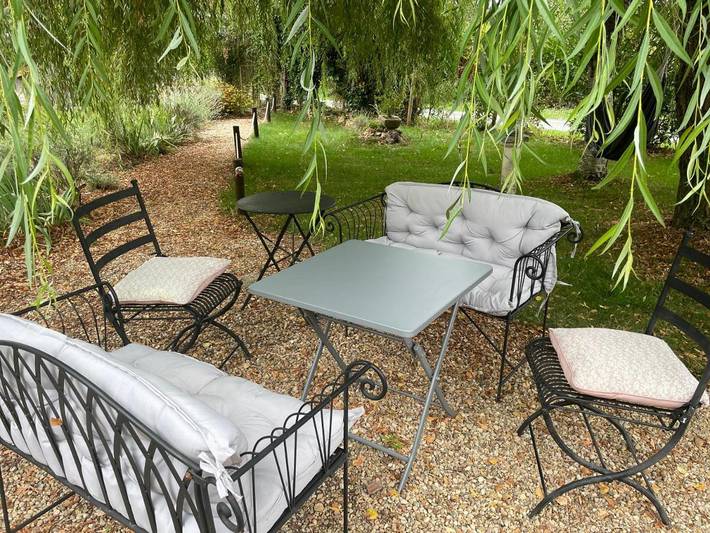 Location de vacances pour 2 personnes, avec vue ainsi que jardin et terrasse à Oradour-Saint-Genest - 3