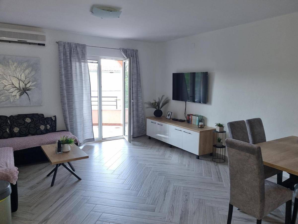 Ganze Wohnung, Apartments Ledic in Krvavica, Makarska Riviera