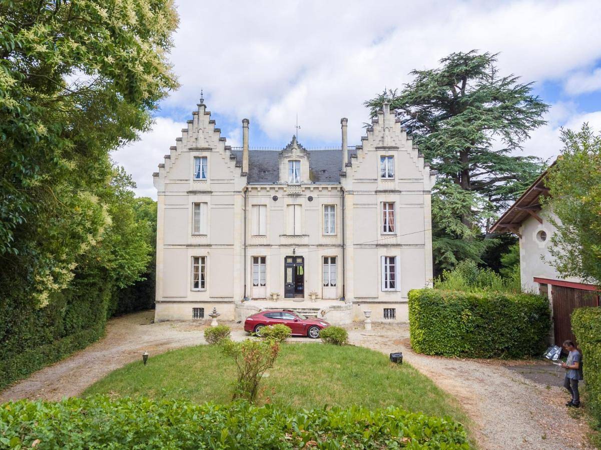 Château Le Parc de Mirambeau in Mirambeau, Région de Jonzac