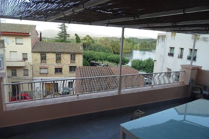 Apartamento para 10 personas, con Terraza y Vistas en Miravet