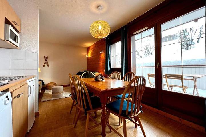 Chalet pour 6 personnes, avec piscine et balcon, animaux acceptés à Flumet