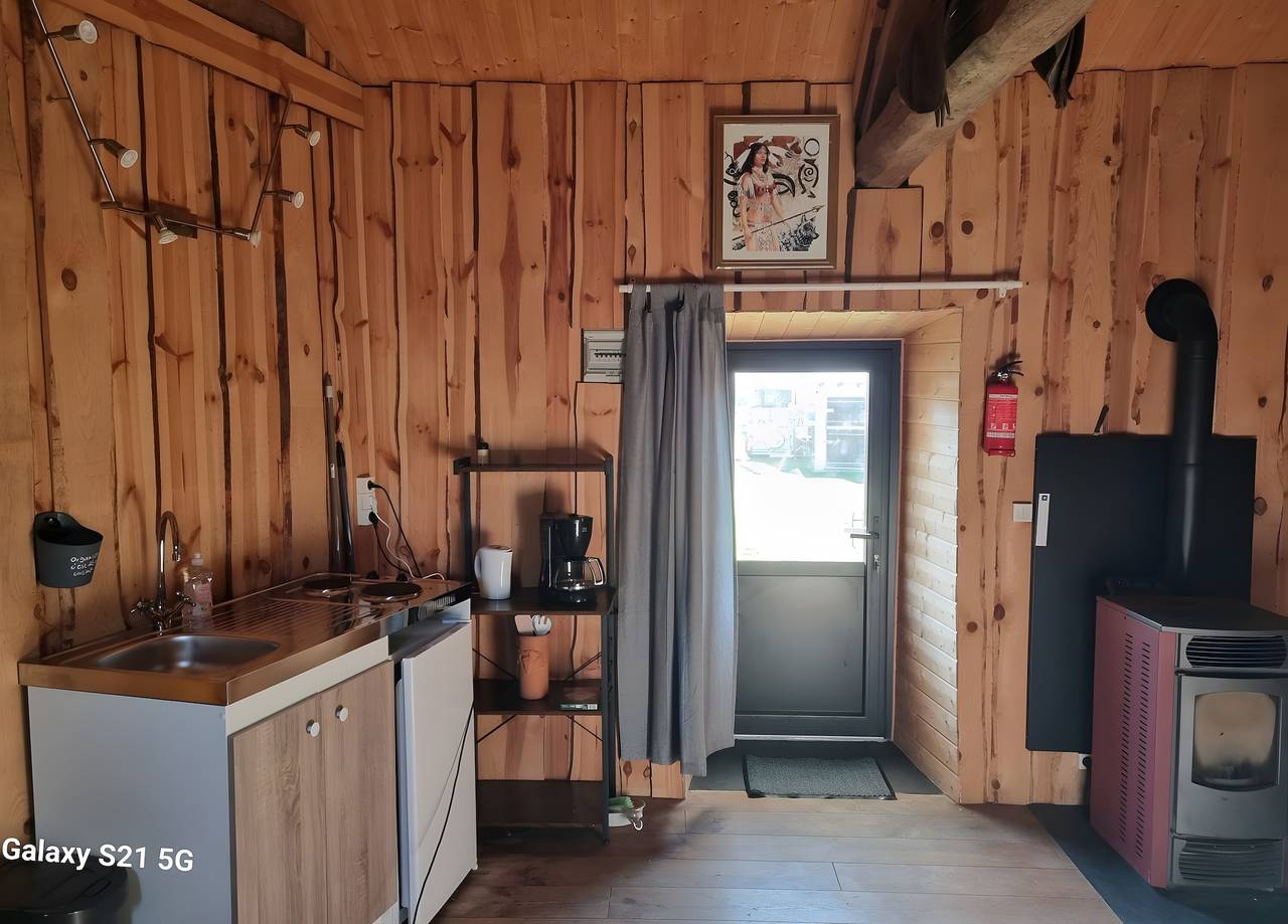 Cottage 'Petit Gite Du Moulin De Gorre' mit privater Terrasse und Wlan in Montregard, Haute-Loire