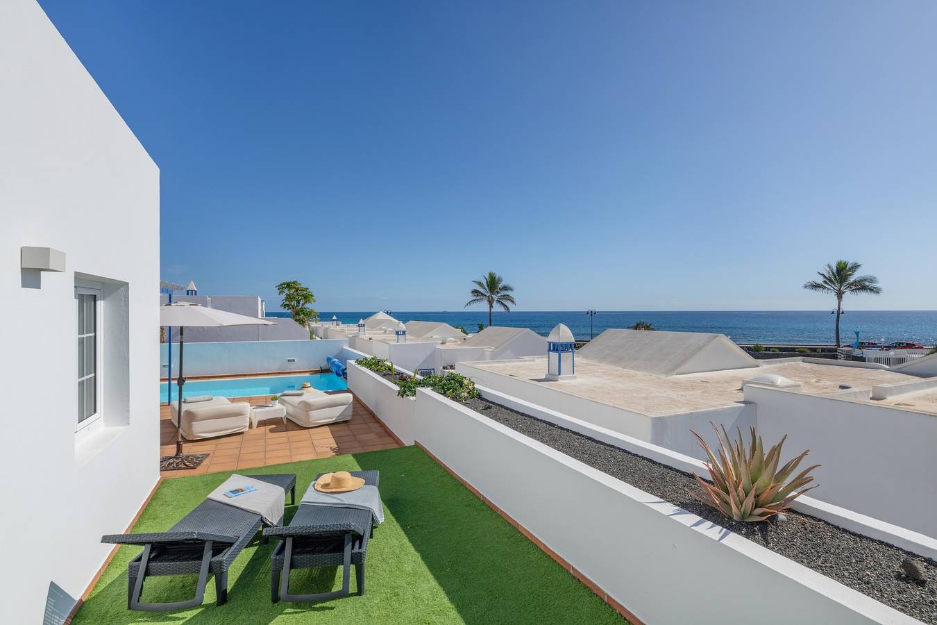 Vacation Villa 'Turqué' with Sea View, Private Pool and Wi-Fi in Punta de las Mujeres, Haría