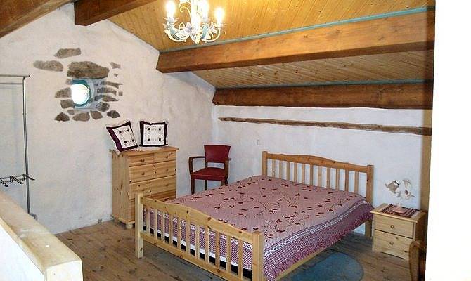 Maison au fond du jardin in Chenereilles, Massif central