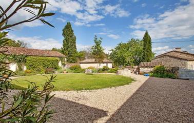Gîte pour 5 Personnes dans Saint-Cibard, Région de Libourne, Photo 2