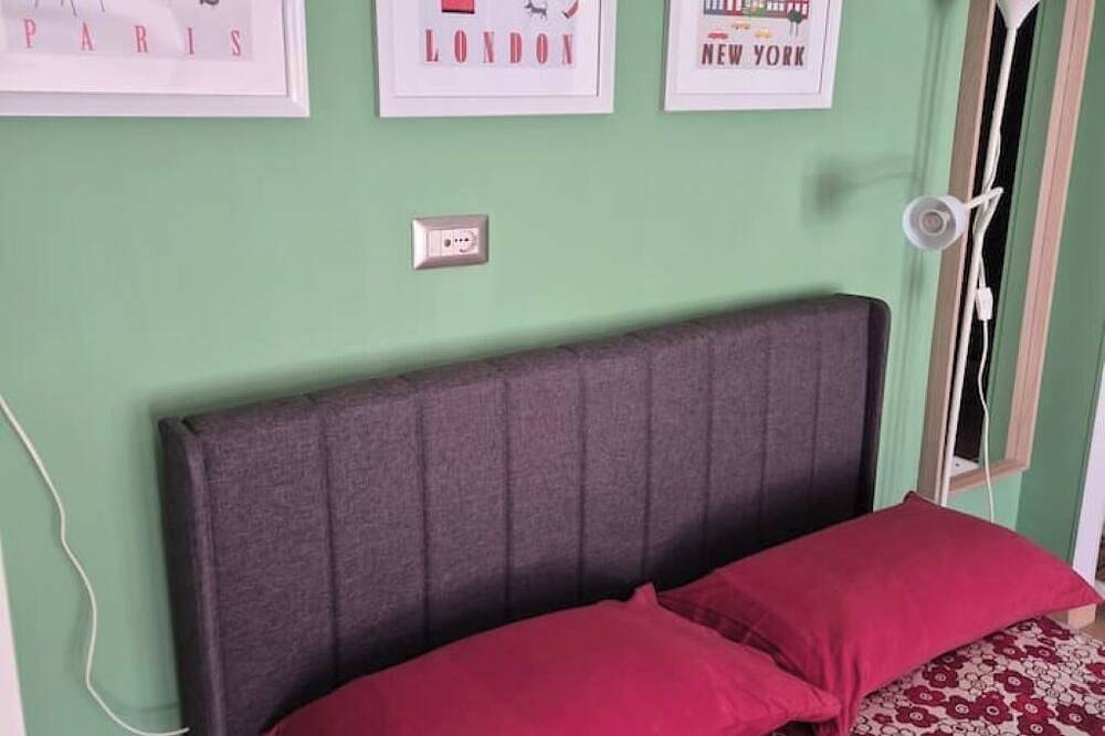 Ganze Wohnung, Cozy accommodations just 10 minutes from Fco Fiumicino Airport in Fiumicino, Rom Provinz