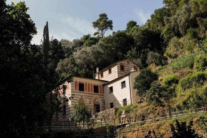 Vacation rental for 2 people, with Terrace and Yard as well as View in Portofino
