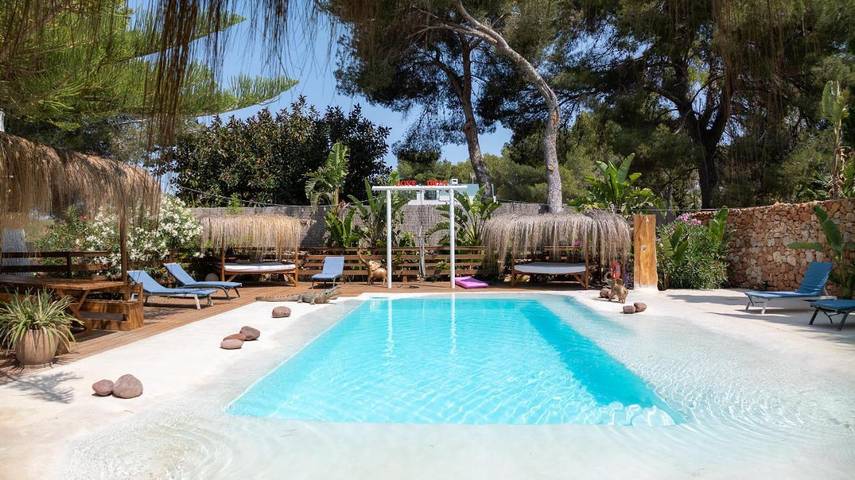 Chalet para 6 personas, con jardín además de vistas y piscina, Familias con niños en Ibiza