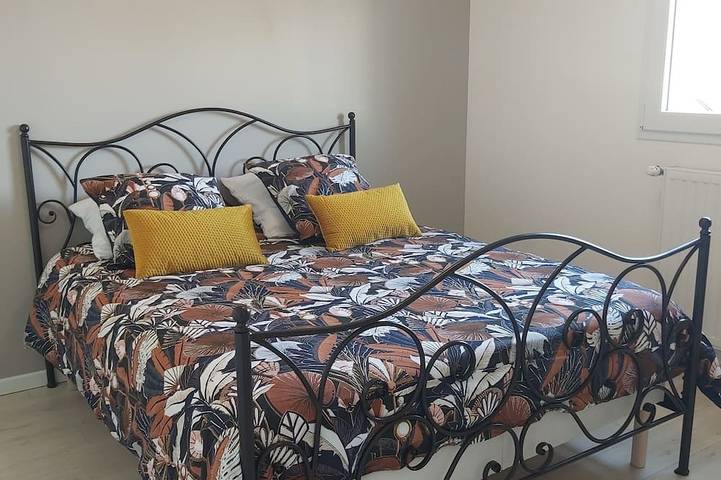 Location de vacances pour 6 personnes, avec jardin à Ploubezre - 4