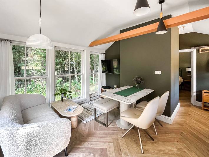 Cottage for 2 people, with garden, with pets in Surrey