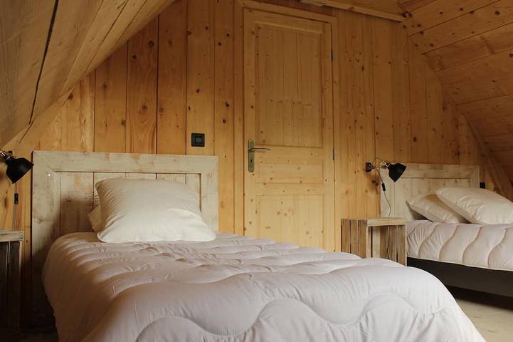 Chalet \"le suc\" Bau 2017, kostenloses Wlan, Heizung inklusive in Murol, Regionaler Naturpark Volcans d'Auvergne