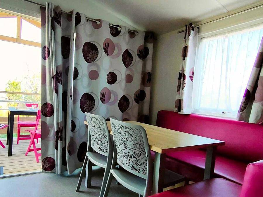 Camping Tikayan Félix de la Bastide - Stacaravan 4 personen - California Standaard 3 Kamers 4 Personen Airconditioning + Tv in Saint-Mitre-les-Remparts, Istres en omgeving