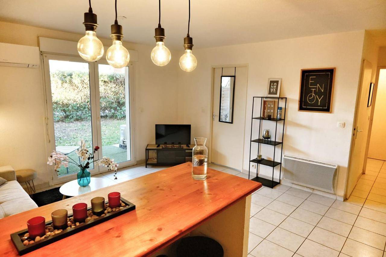 Appartement entier, Le Cocoon Jasmin T2 Rdc cosy avec jardin clos in Villeneuve-sur-Lot, Région de Villeneuve-sur-Lot