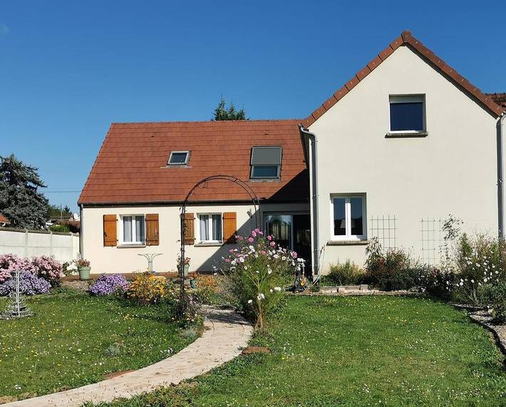 Chambre d’hôte pour 2 personnes, avec terrasse ainsi que jardin et vue
