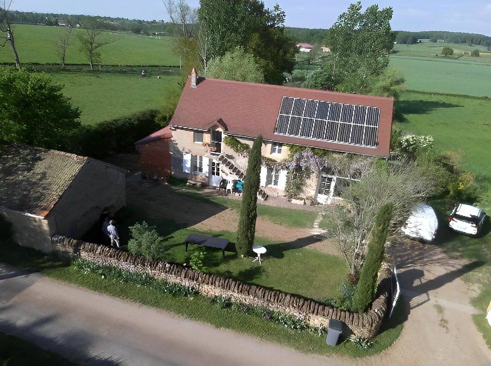 Chambres d'hôtes du Charbonnet - La Chambre Glycine in Anzy-le-Duc, Charolles region