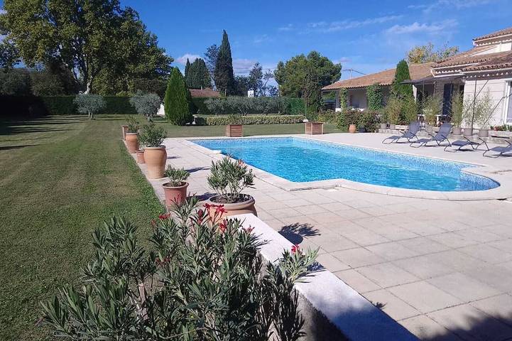 Gîte pour 4 personnes, avec terrasse et jardin