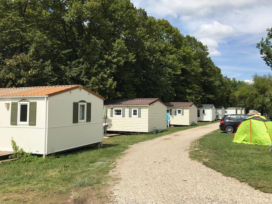 Camping Lanfonnet - Mobilhome 4 personnes - environ 30m2 avec sanitaires in Talloires-Montmin, Région d'Annecy