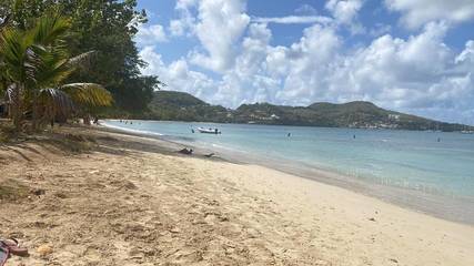 Gîte pour 3 personnes, avec jardin et vue dans Anse Caritan