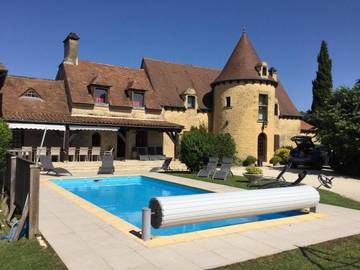 Gîte pour 15 personnes, avec jardin et piscine à Marcillac-Saint-Quentin