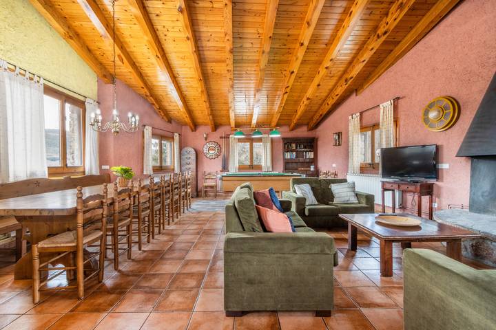 Chalet para 15 personas, con balcón y jardín, Familias con niños en Pirineo Catalan - 2