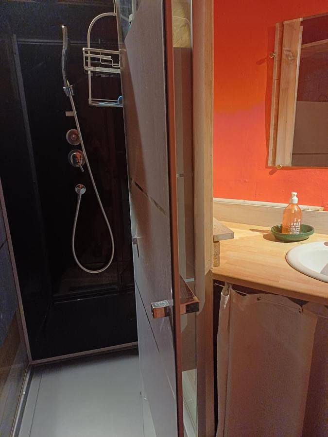 Chambre d’hôte pour 6 personnes, avec Terrasse ainsi que Jardin et Vue à Ongles - 2