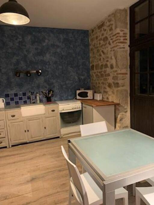 Appartement entier, Apartment - Ground Floor in Pionsat, Puy-de-Dôme