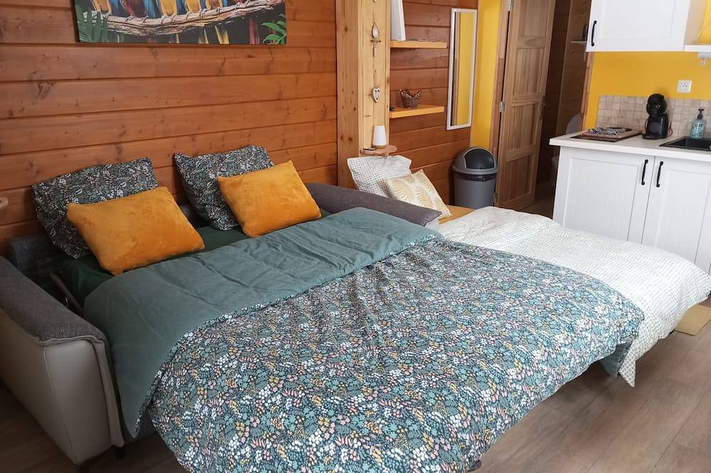 Appartement entier, Gite du chalet - le studio en pleine nature classé meublé de tourisme 2 étoiles in Seuzey, Région de Commercy
