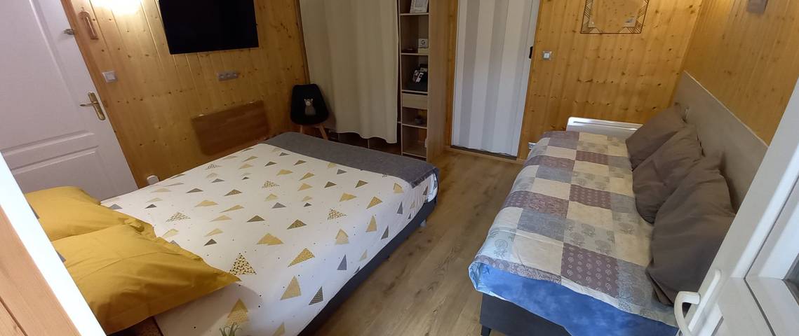 Chambre d’hôte pour 3 personnes, avec jardin dans le Cantal - 2