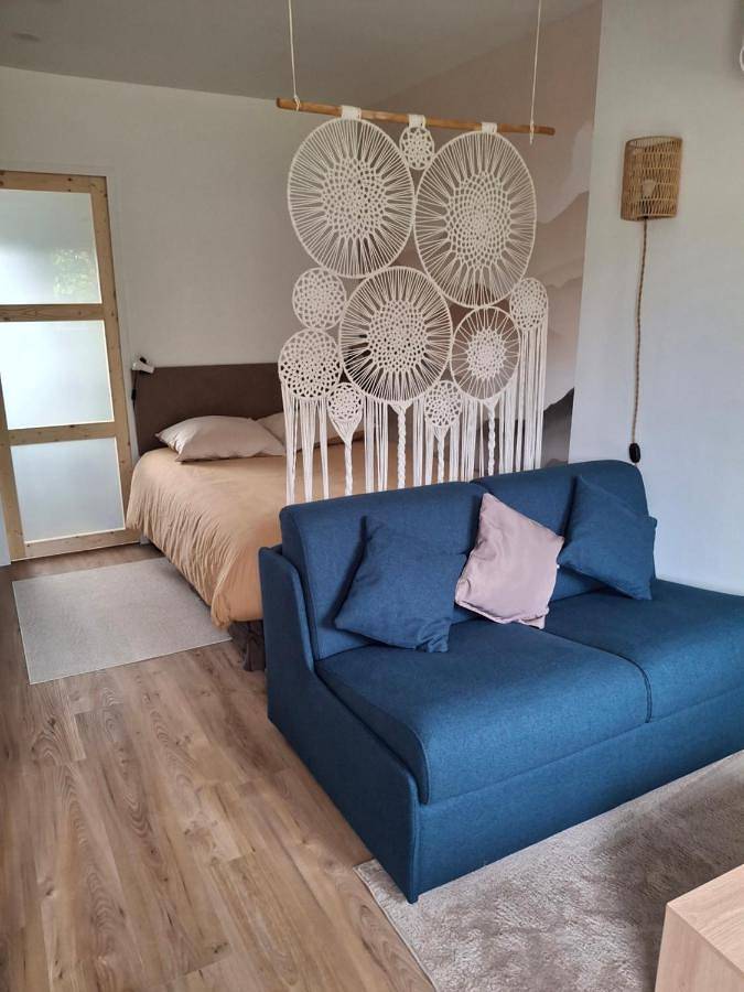 Gîte pour 3 personnes, avec terrasse à Chassieu