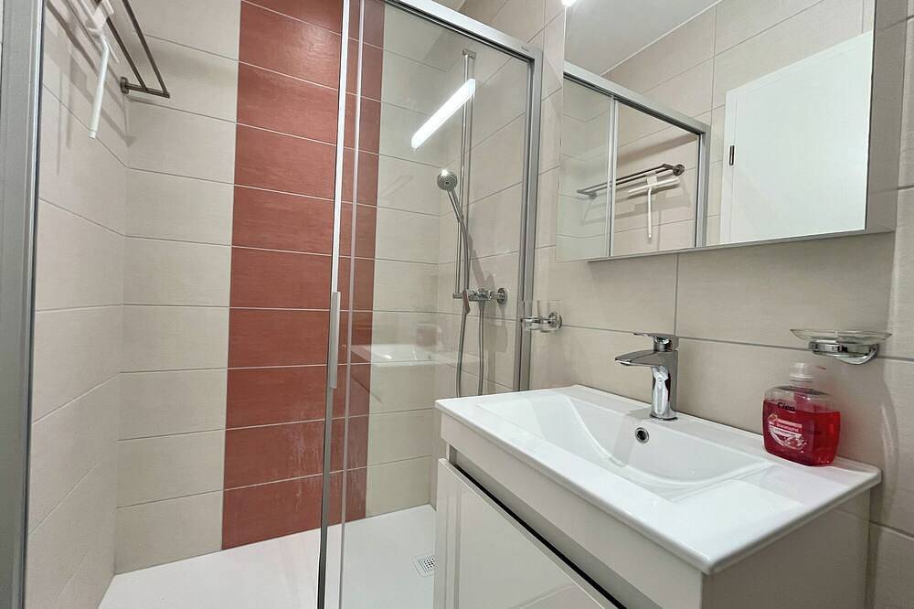 Appartamento intero, Hosthelp - Les Balises Spacious 2-room apartment fully renovated in La Grande-Béroche, Three-Lakes