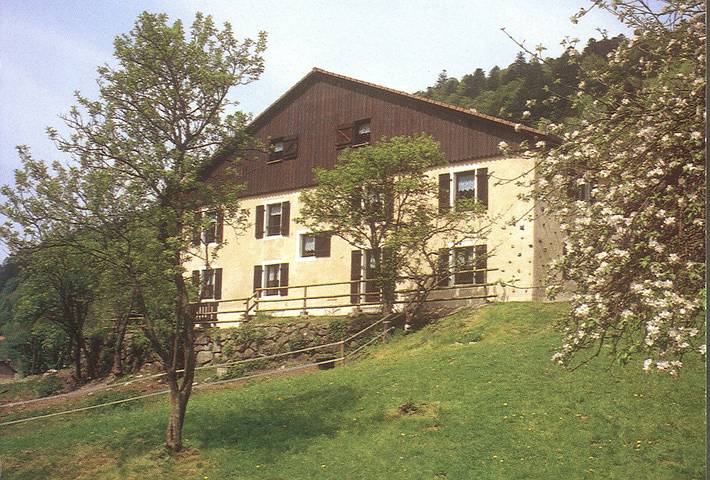Gîte pour 44 personnes, avec terrasse et jardin - 1