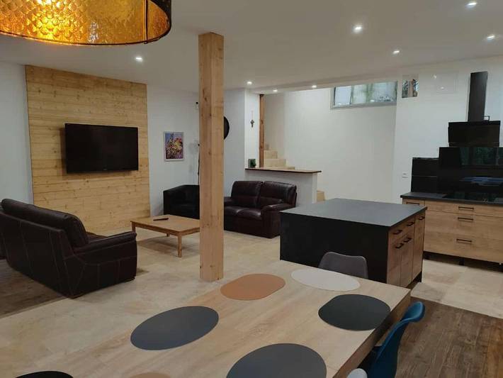 Vakantiehuis voor 10 personen, with Balkon and Terras as well as Tuin and Uitzicht in Lourdes