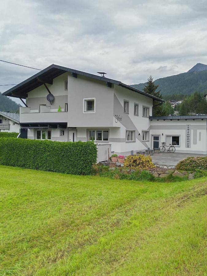 Ferienwohnung für 4 Personen, mit Balkon und Terrasse sowie Garten und Ausblick in Winklen
