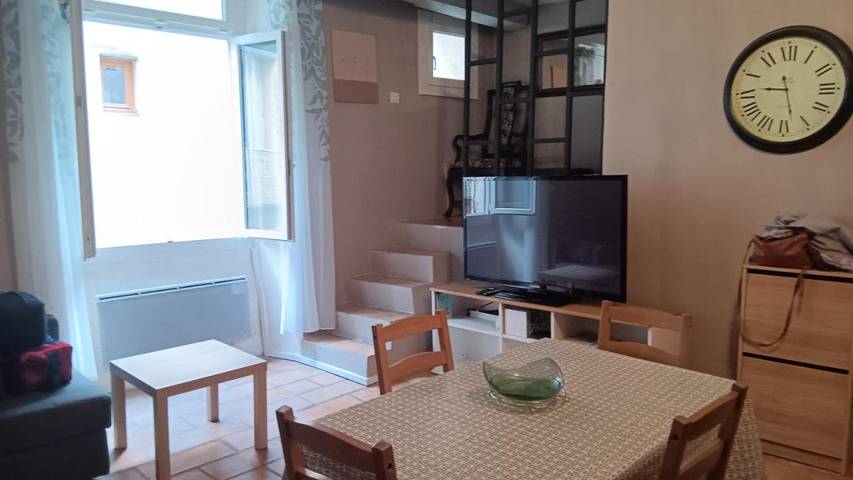 Gîte pour 4 personnes, avec terrasse à Saint-Laurent-le-Minier