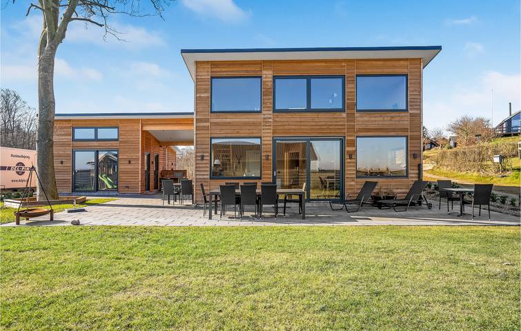 Ferienhaus mit Meerblick für 10 Personen, mit Terrasse und Garten in Hadersleben