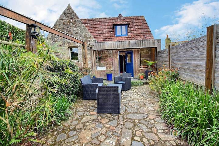 Gîte pour 2 personnes, avec Terrasse ainsi que Jardin et Vue à Trébeurden