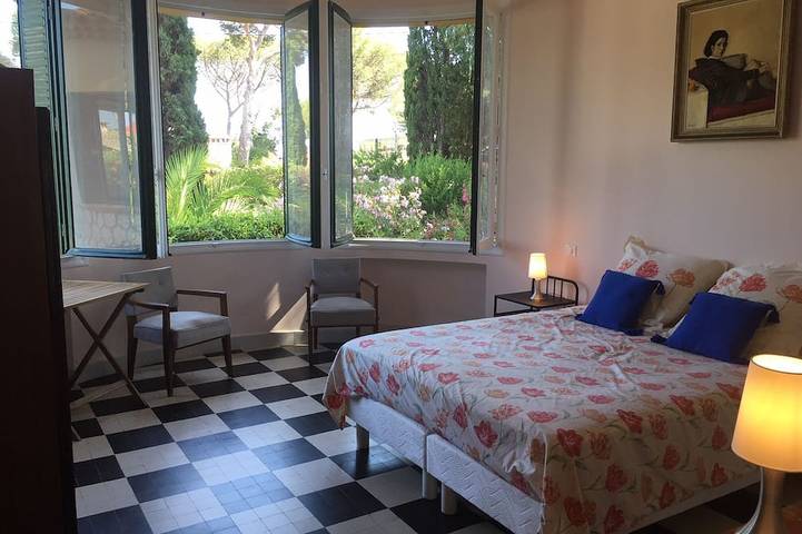 Villa pour 6 personnes, avec terrasse et jardin dans Cap d’Antibes - 2
