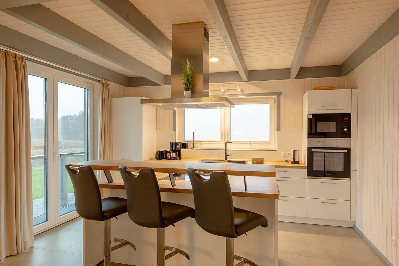Schwan 308 - Modernes großzügiges Ferienhaus im skandinavischen Stil in Mirow, Mecklenburg-Strelitz