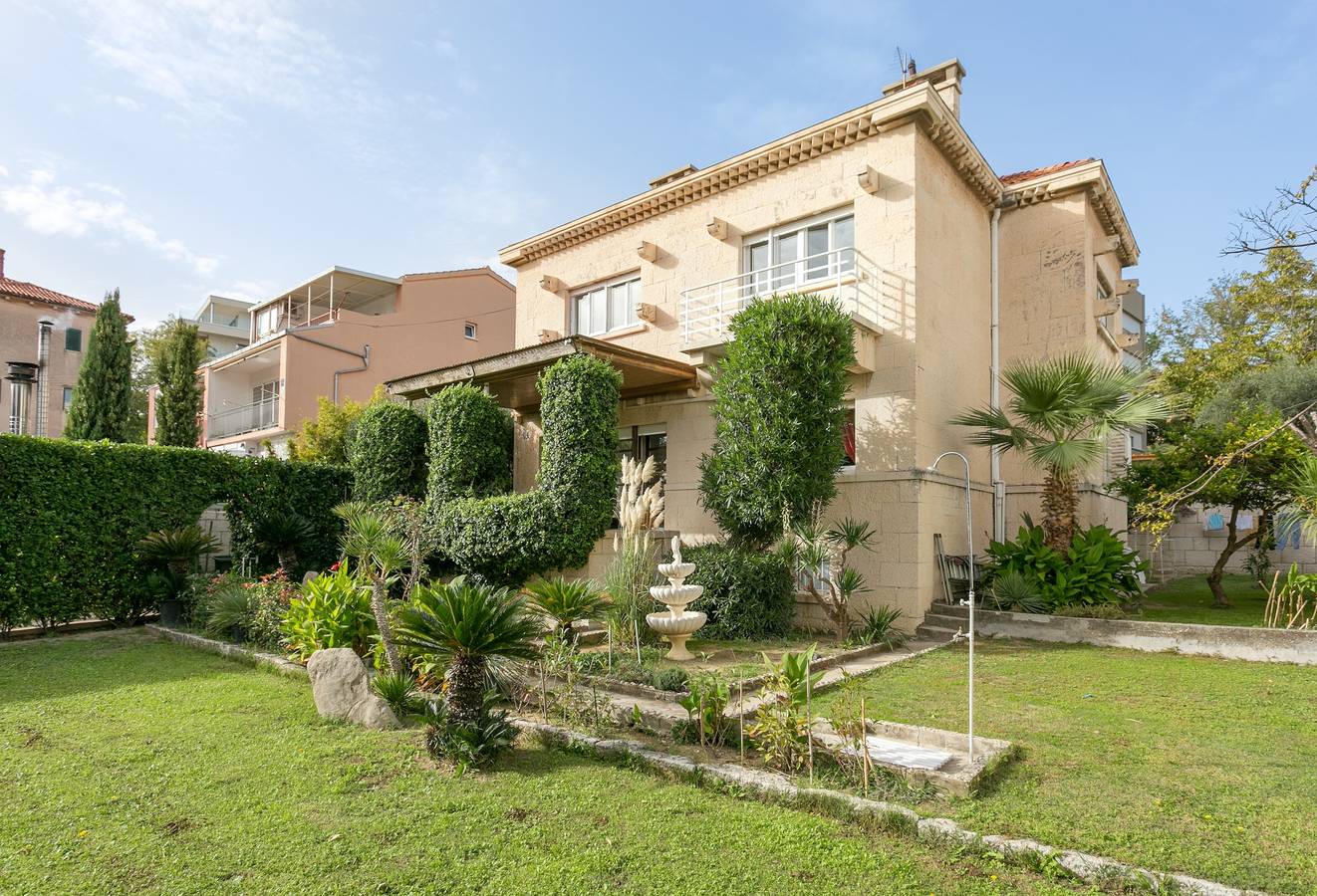 Comfortable and spacious house with terrace and sea view Split K-23559 in Split, Split-Dalmatia