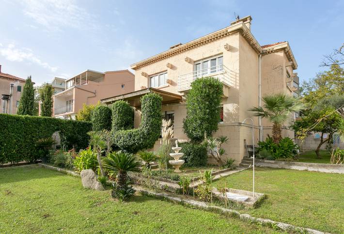 Villa für 10 Personen, mit Pool und Balkon/Terrasse in Split - 3