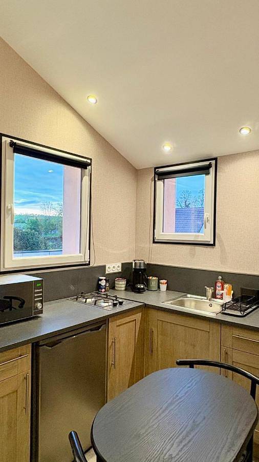 Appartement entier, One-Bedroom Apartment in Prenois, Région de Dijon