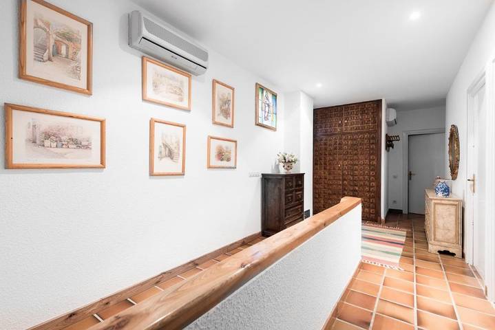 Location de vacances pour 8 personnes, avec vue ainsi que jardin et piscine à Haro - 2